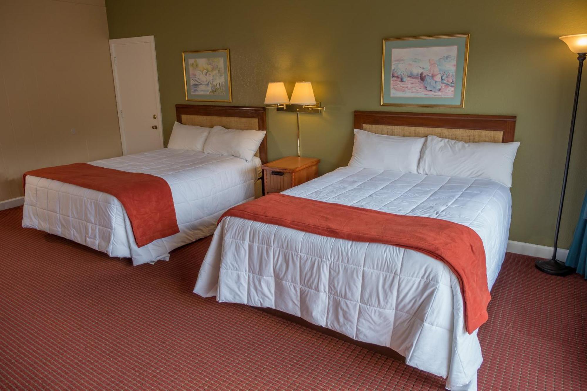 River View Queen Guestroom