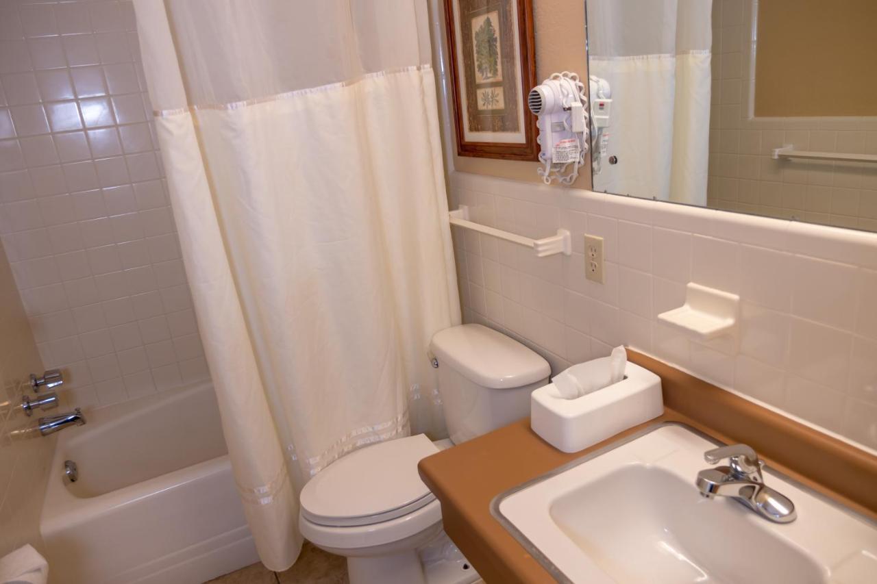 River View Queen Guestroom