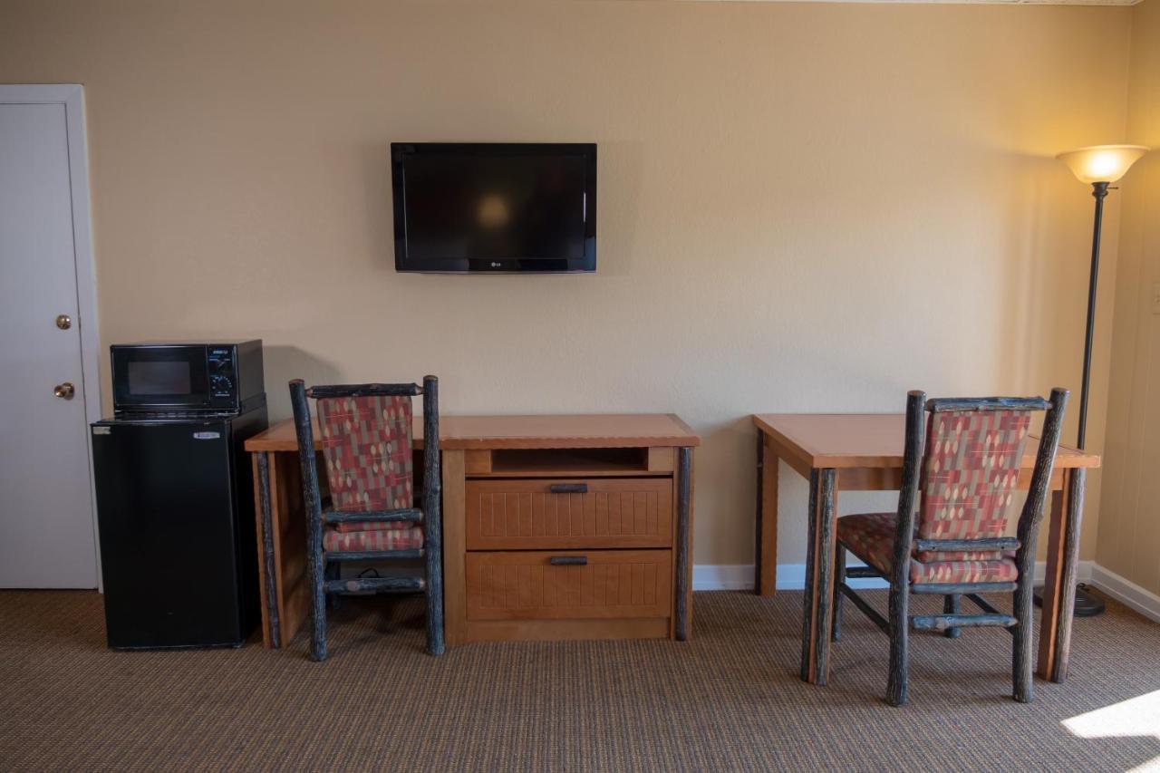 River View Queen Guestroom