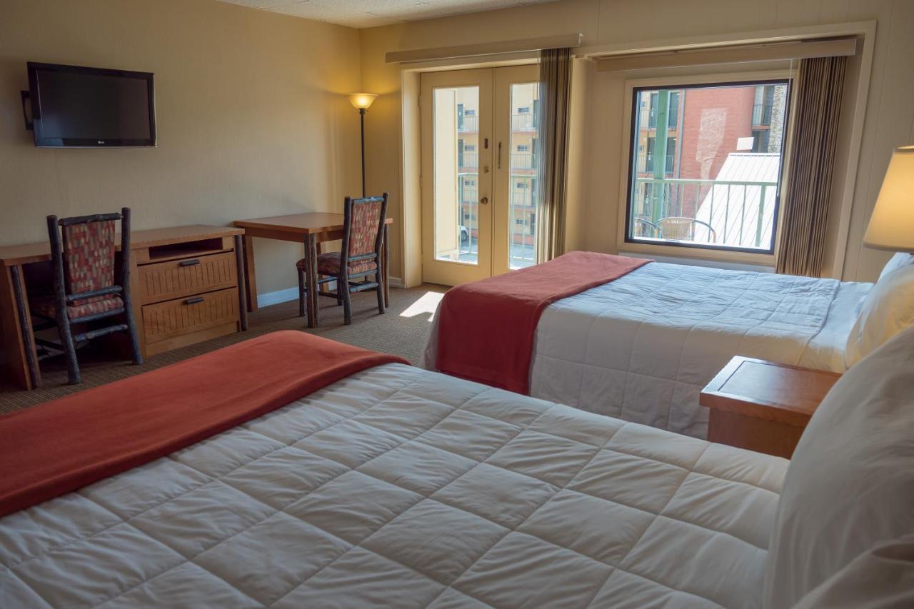 River View Queen Guestroom